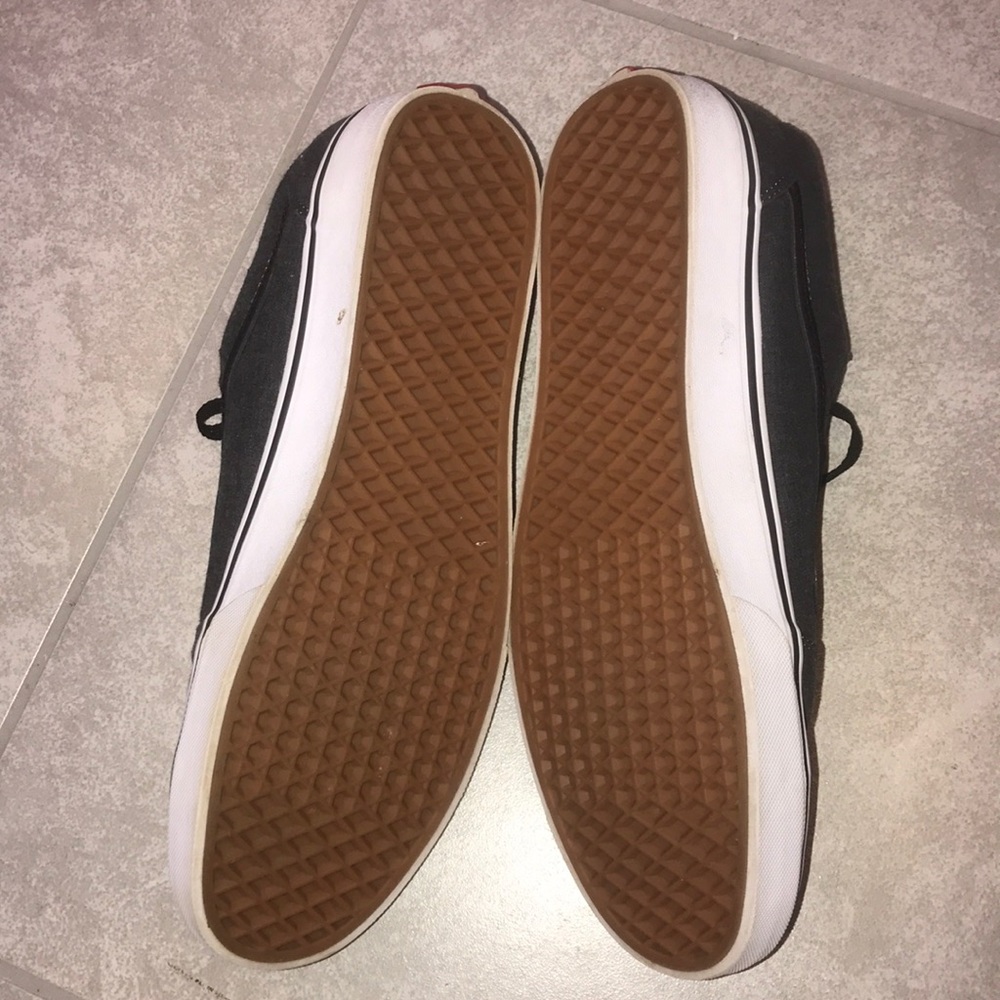Vans - Picture 2 of 2